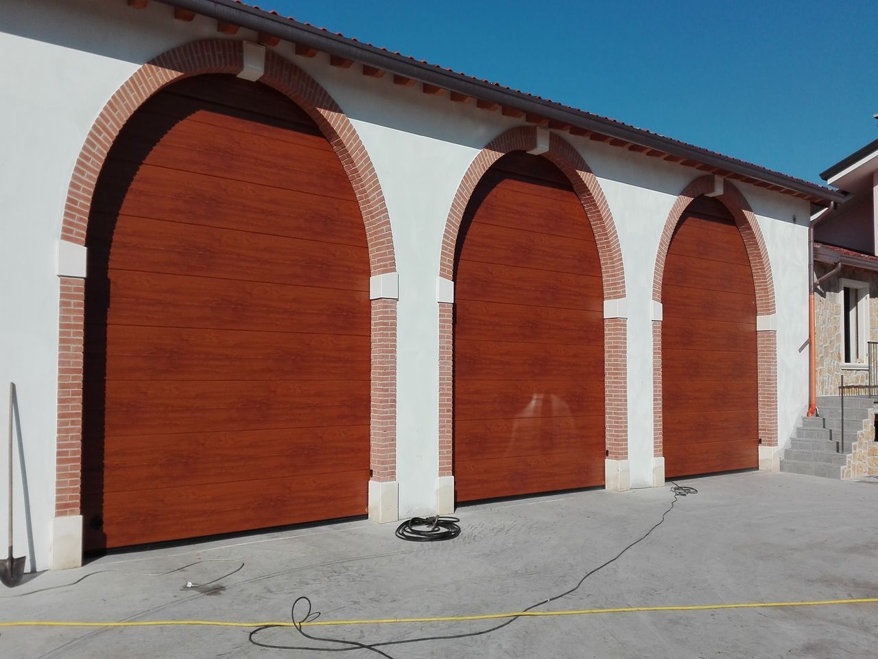 Porte sezionali Simil legno e Corten  Mantova, Modena, Reggio Emilia, Verona