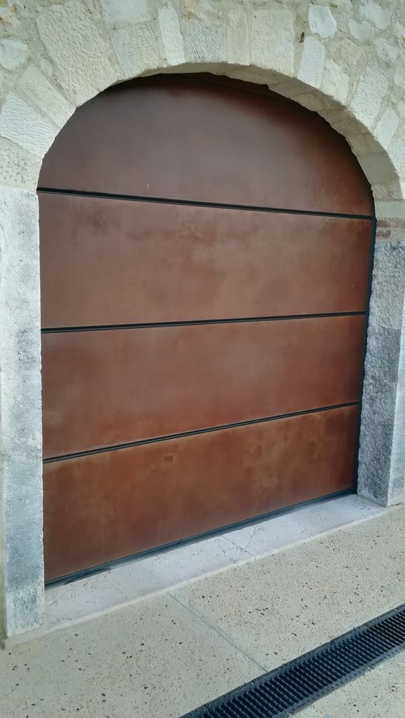 Porte sezionali Simil legno e Corten  Mantova, Modena, Reggio Emilia, Verona