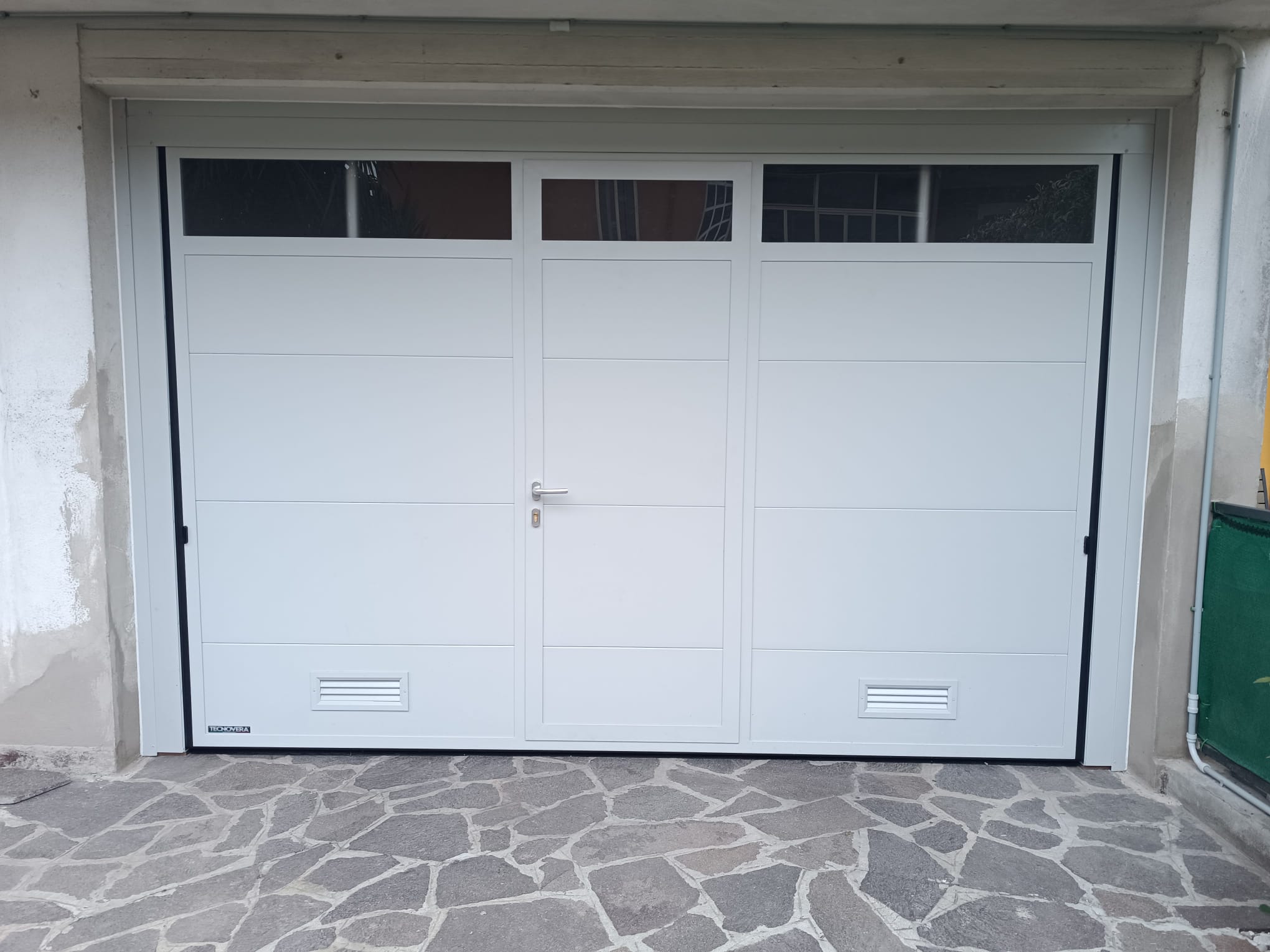 porte basculanti garage con finestrini